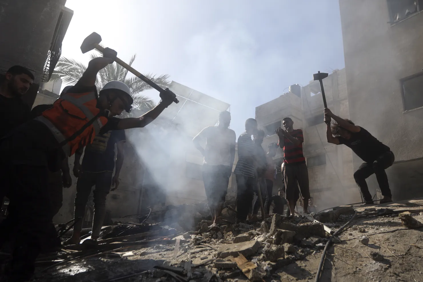 UN Agencies Call for Ceasefire in Escalating Gaza Conflict as Death Toll Rises to 10,000