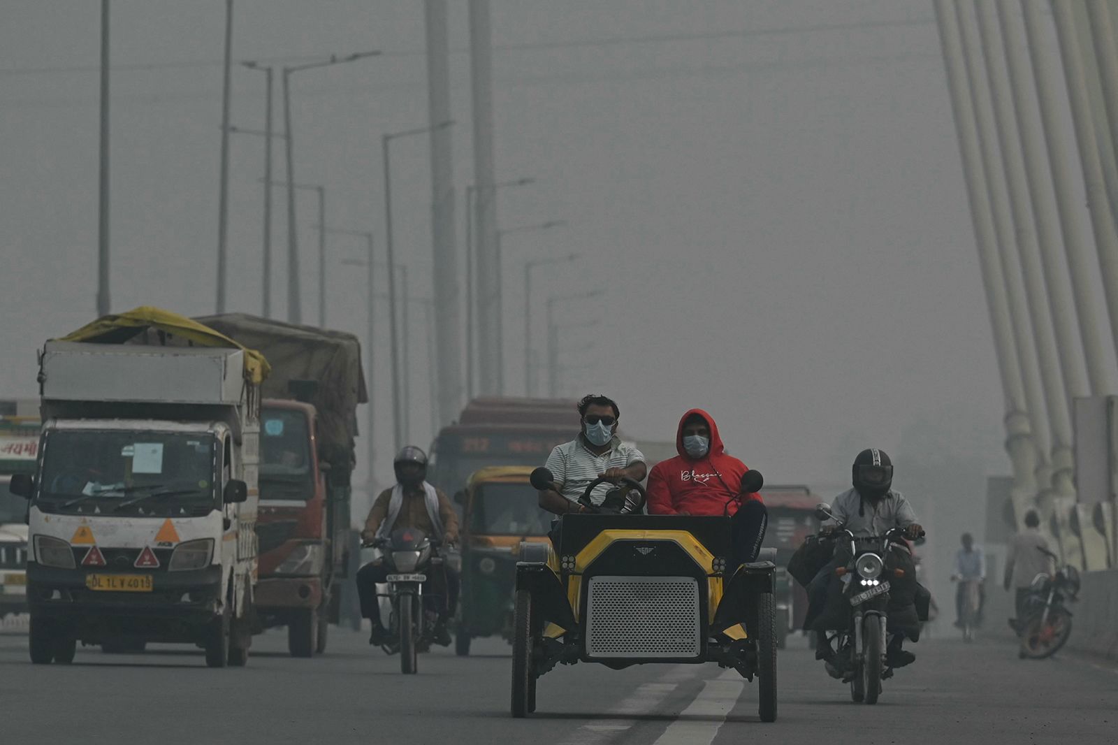 India and Pakistan choked by heavy smog