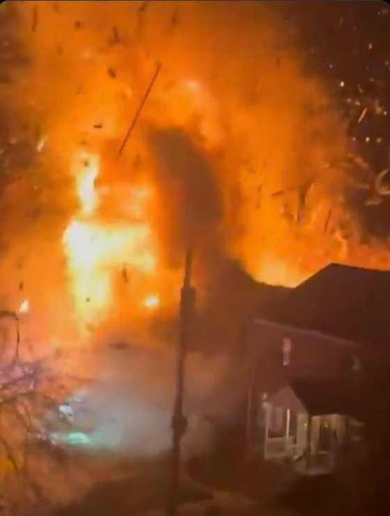 A house exploded in Washingtons D.C. as police try to search home of some firing flare gun.