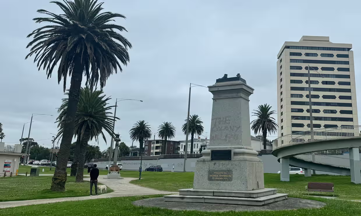 Vandalism Strikes Captain Cook Monument in St Kilda: Calls for Restoration Amid Controversial Messaging